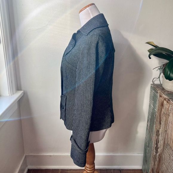 Escada sport jacket, size 38 / Medium - Picture 4 of 8